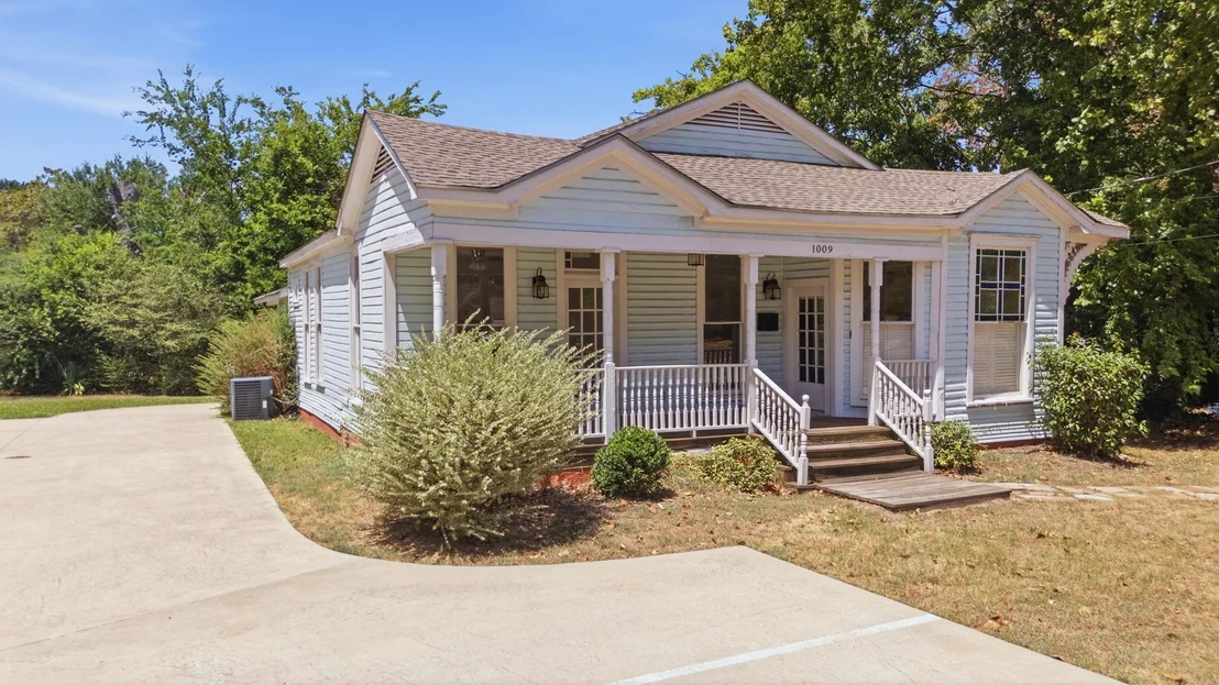 Photo of 1009 N Pacific