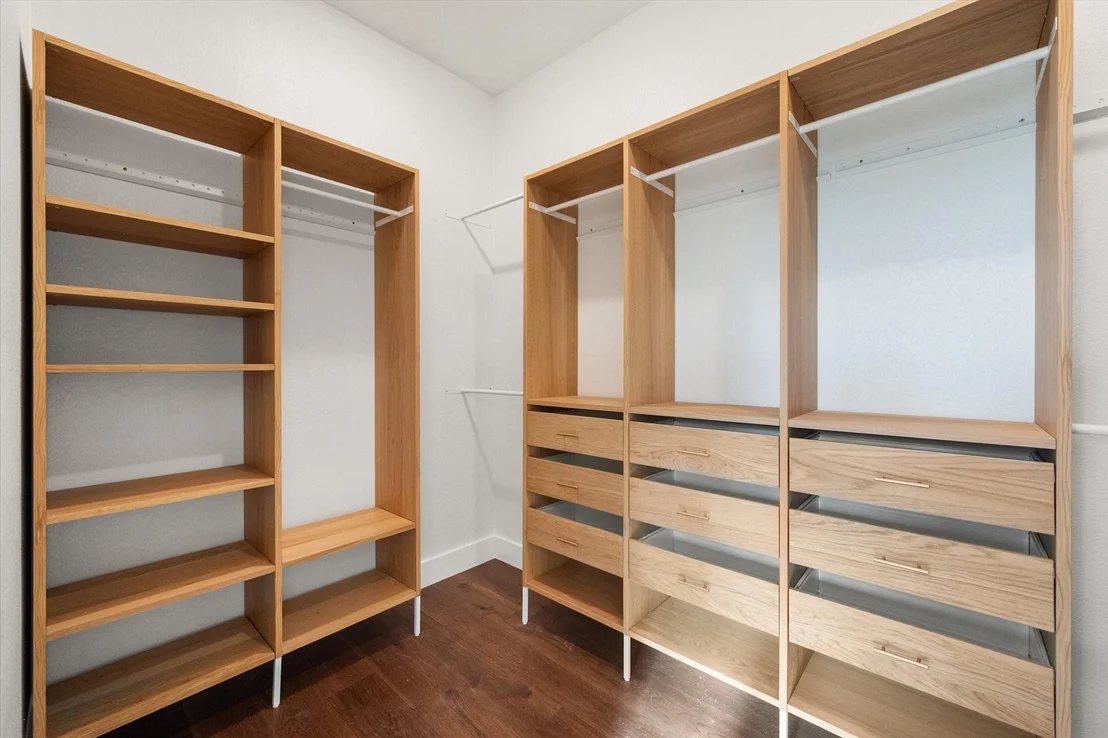 Photo of 554 Shoreside Drive