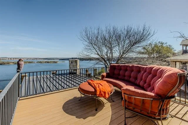 Photo of 140 Oyster Bay