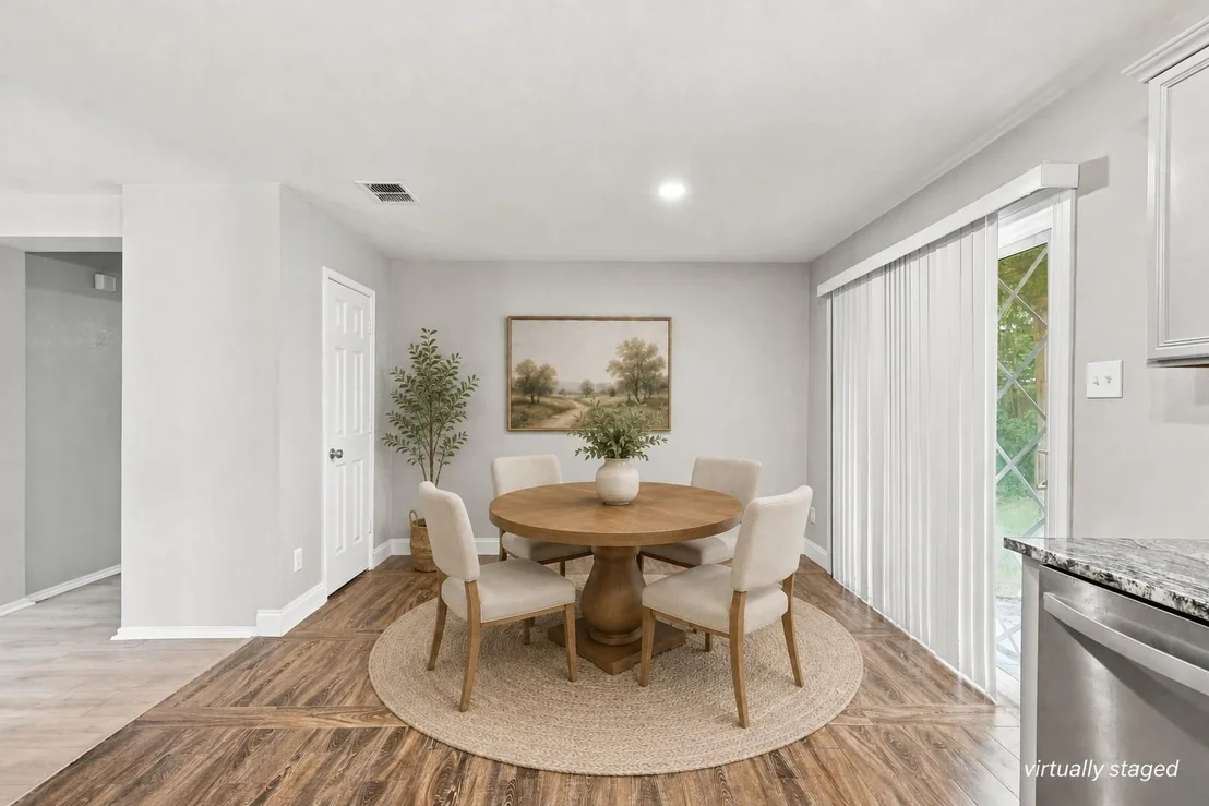 Photo of 2425 Glenhaven Drive