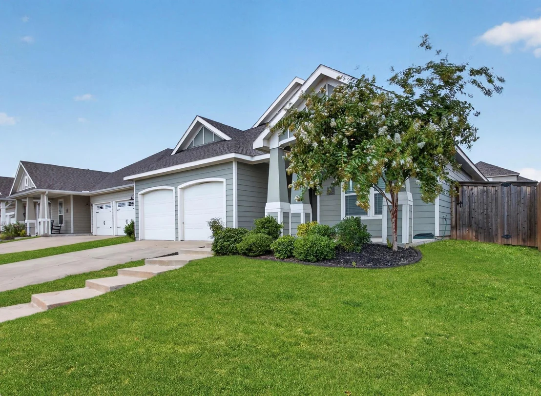 Photo of 2143 Mossbrook Drive