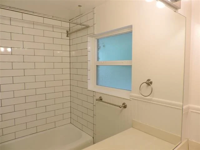 Photo of 581 Alexander Road