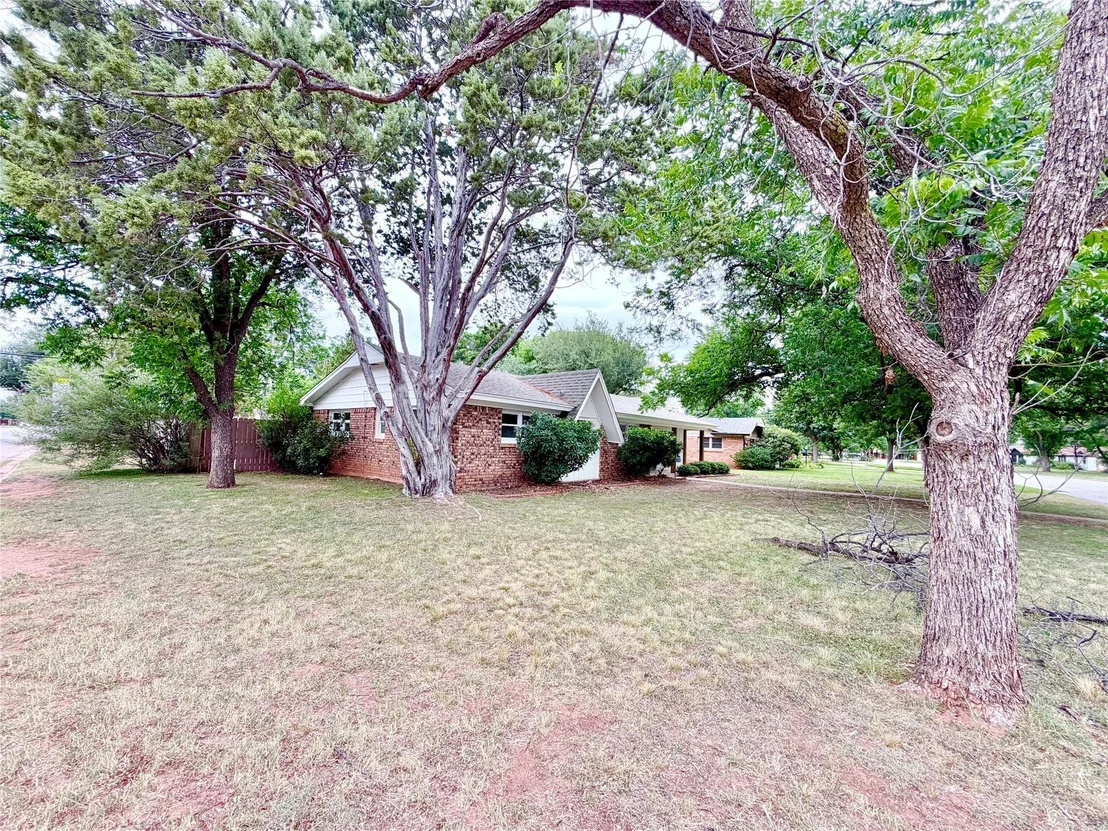 Photo of 2248 Crescent Drive