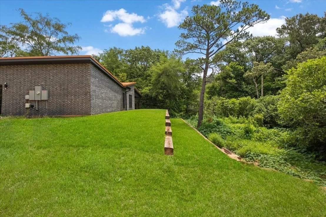 Photo of 215 Brookside Drive