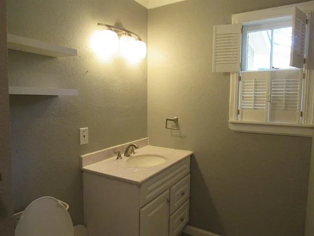 Photo of 3300 Oakridge Lane