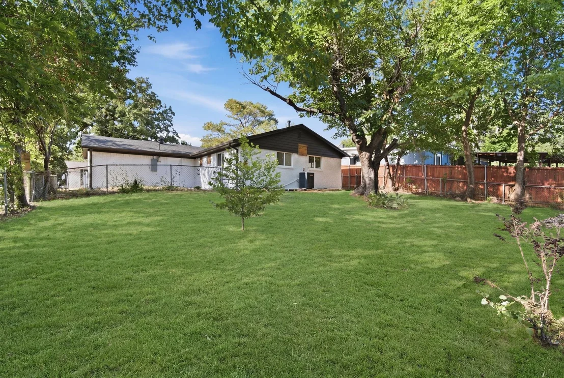 Photo of 6632 Ellis Road