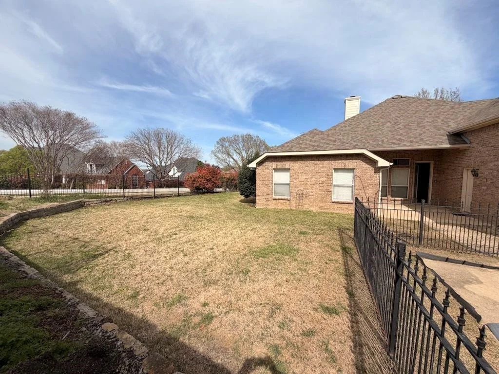 Photo of 2185 Clubview Drive