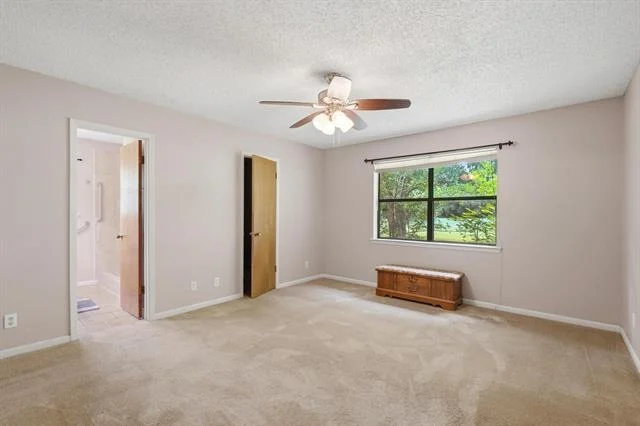 Photo of 116 Greentree Cir