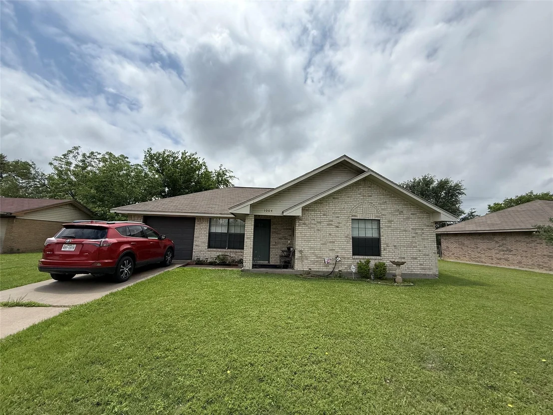 Photo of 1004 Clover Street