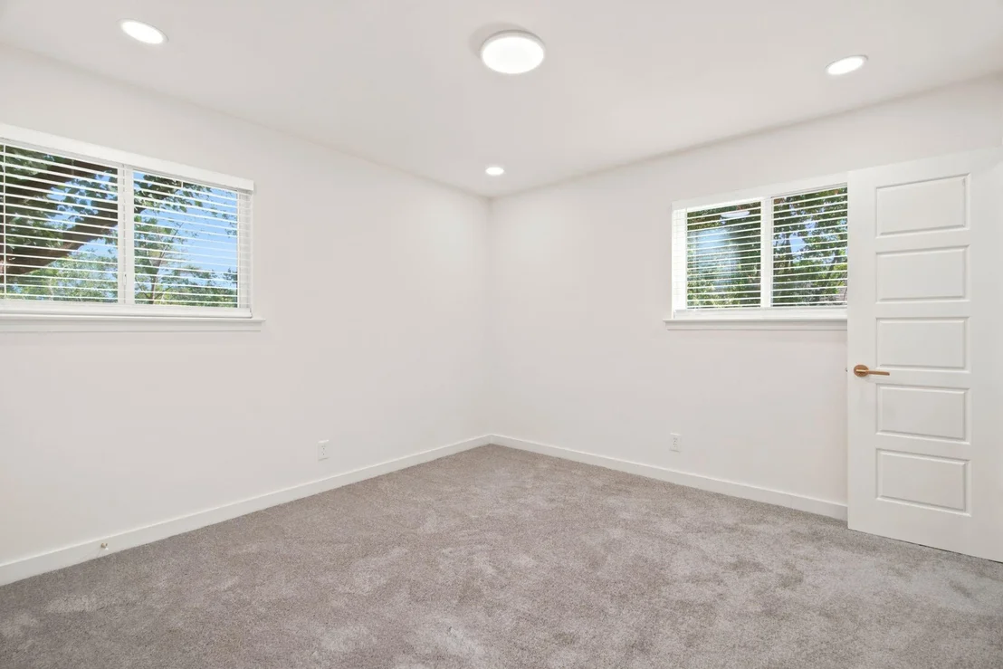 Photo of 6632 Ellis Road