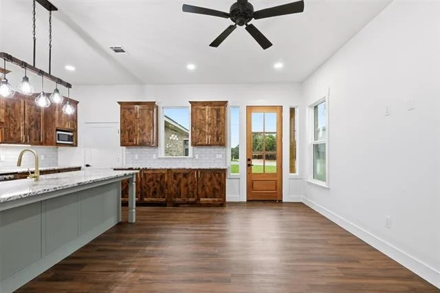 Photo of 1413 Ridgeview Circle
