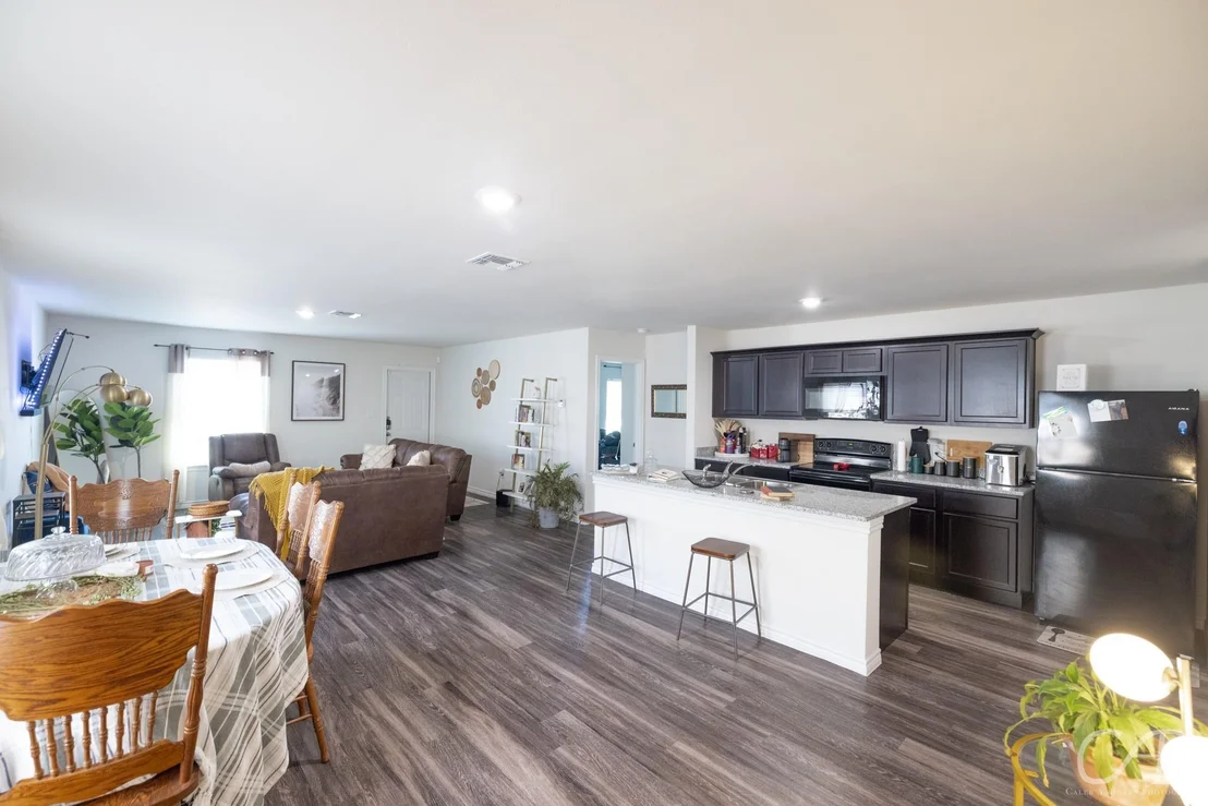 Photo of 7910 Vineyard Drive