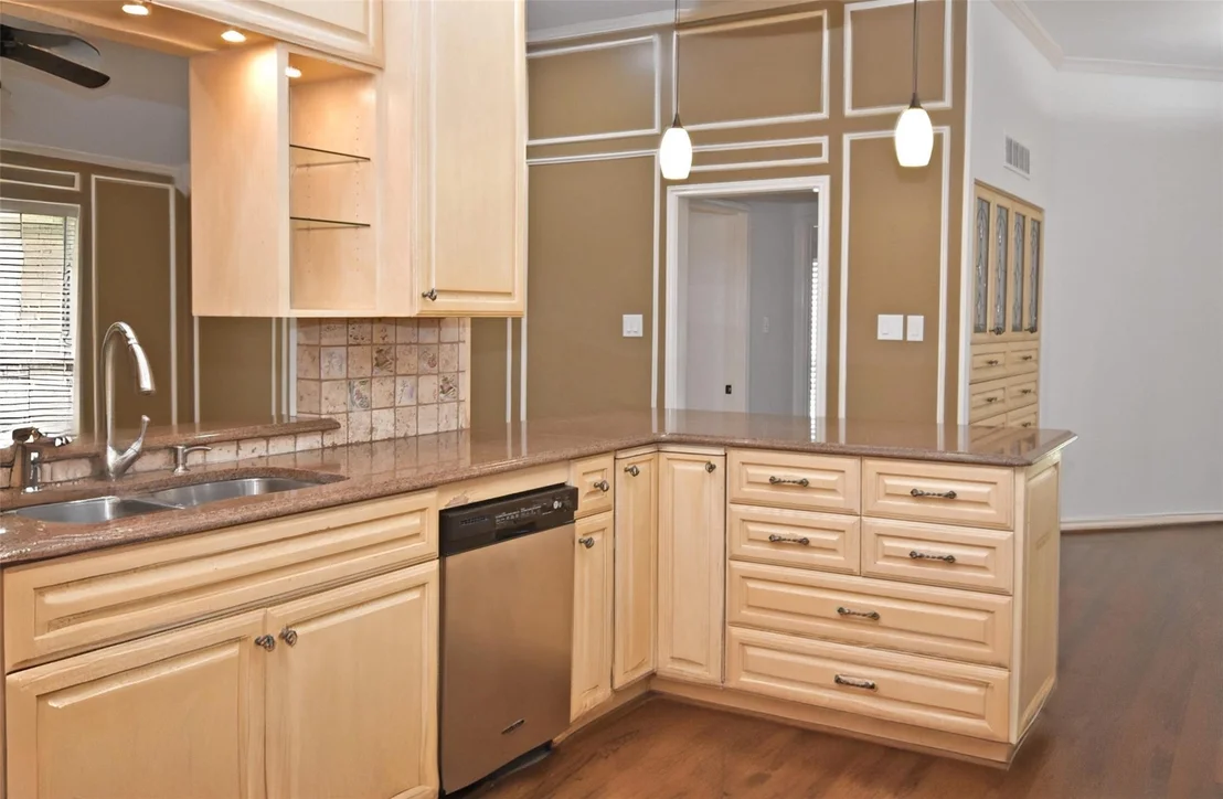 Photo of 2902 Live Oak Drive