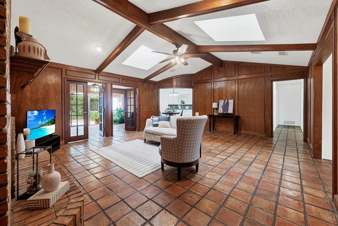 Photo of 1908 Edgewater Drive
