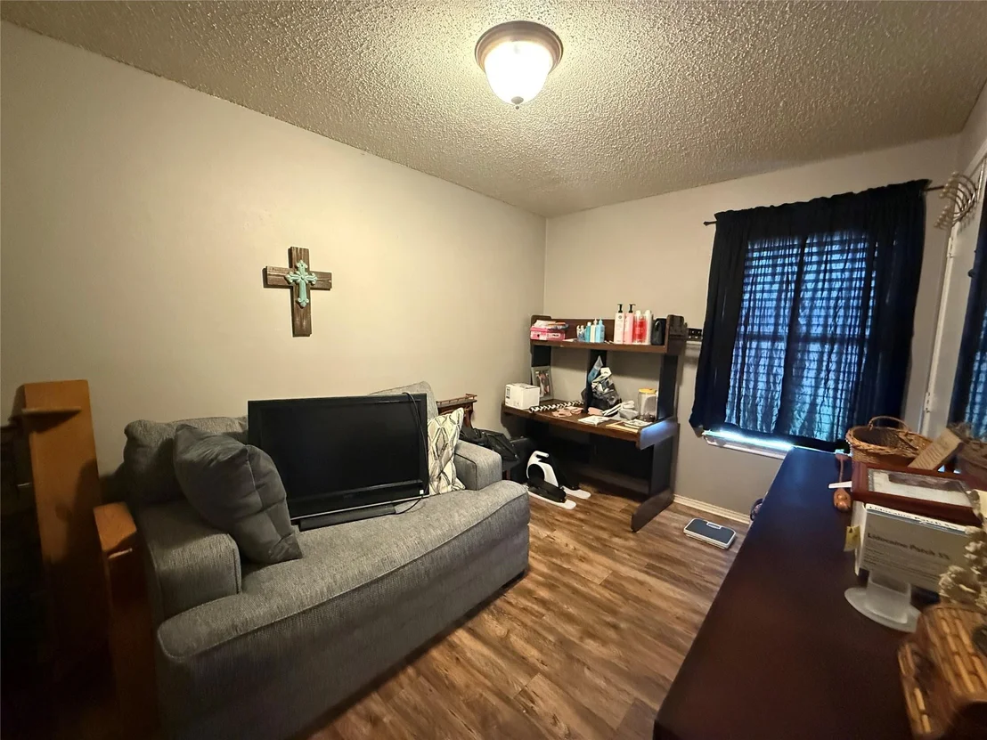 Photo of 1004 Clover Street