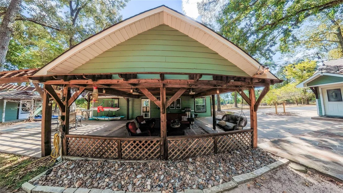 Photo of 237 Lakeview Circle