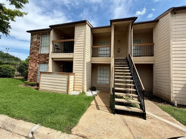Photo of Unit 2521 at 12482 Abrams Road