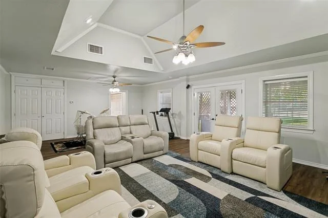 Photo of 1290 Fox Lane