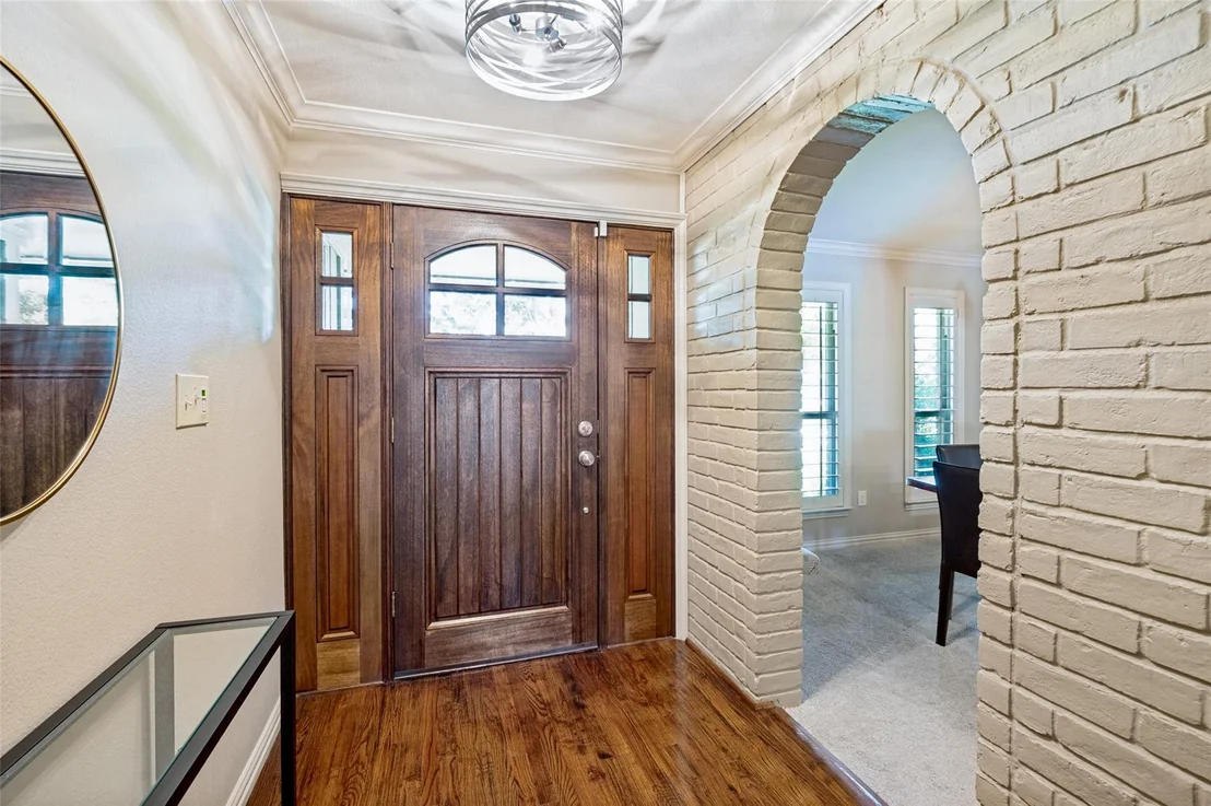 Photo of 2420 Windsor Place