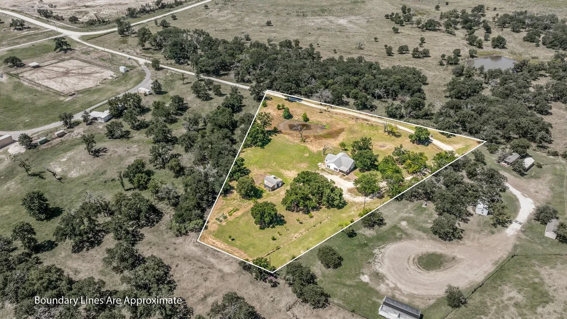 Photo of 688 Private Road 1152