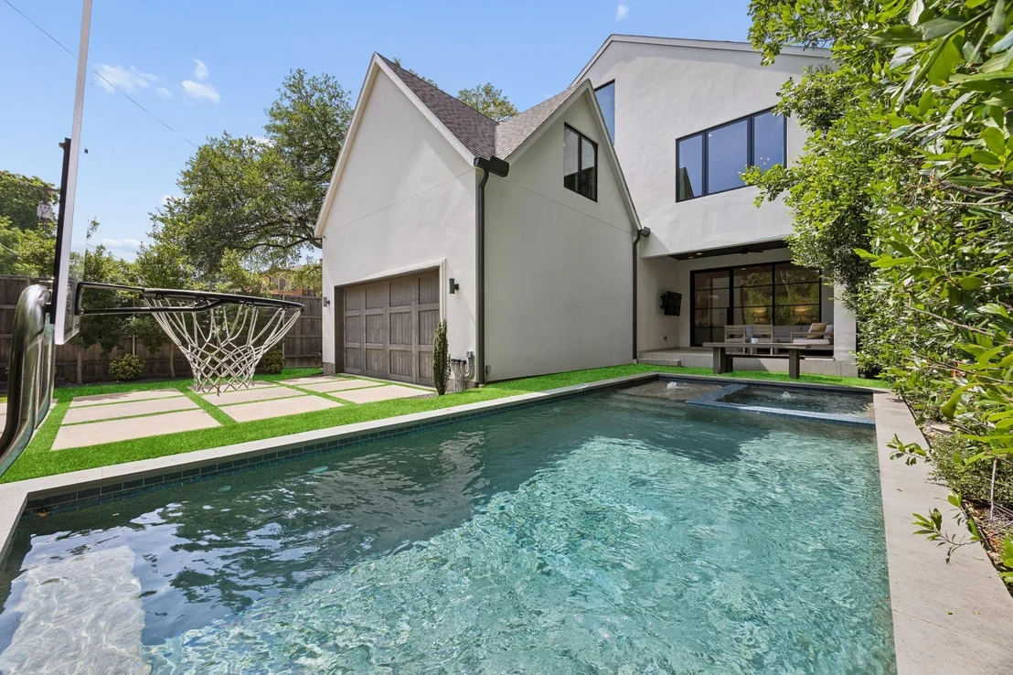Photo of 4437 Grassmere Lane