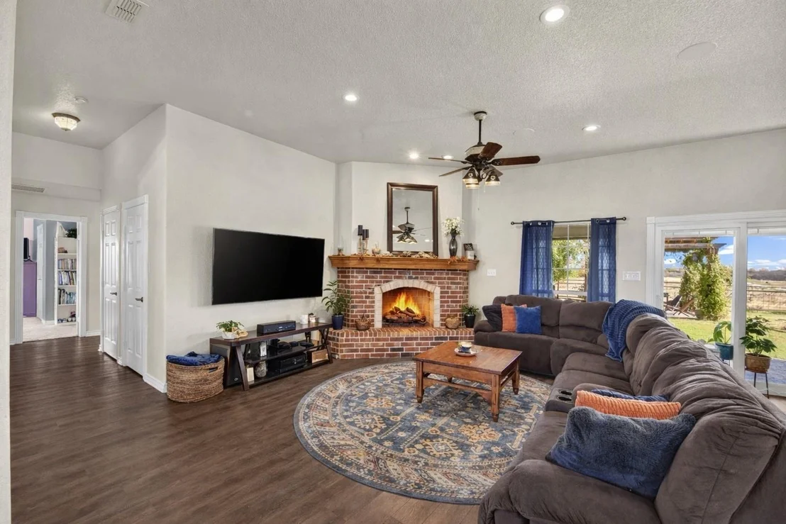 Photo of 737 County Road 4699