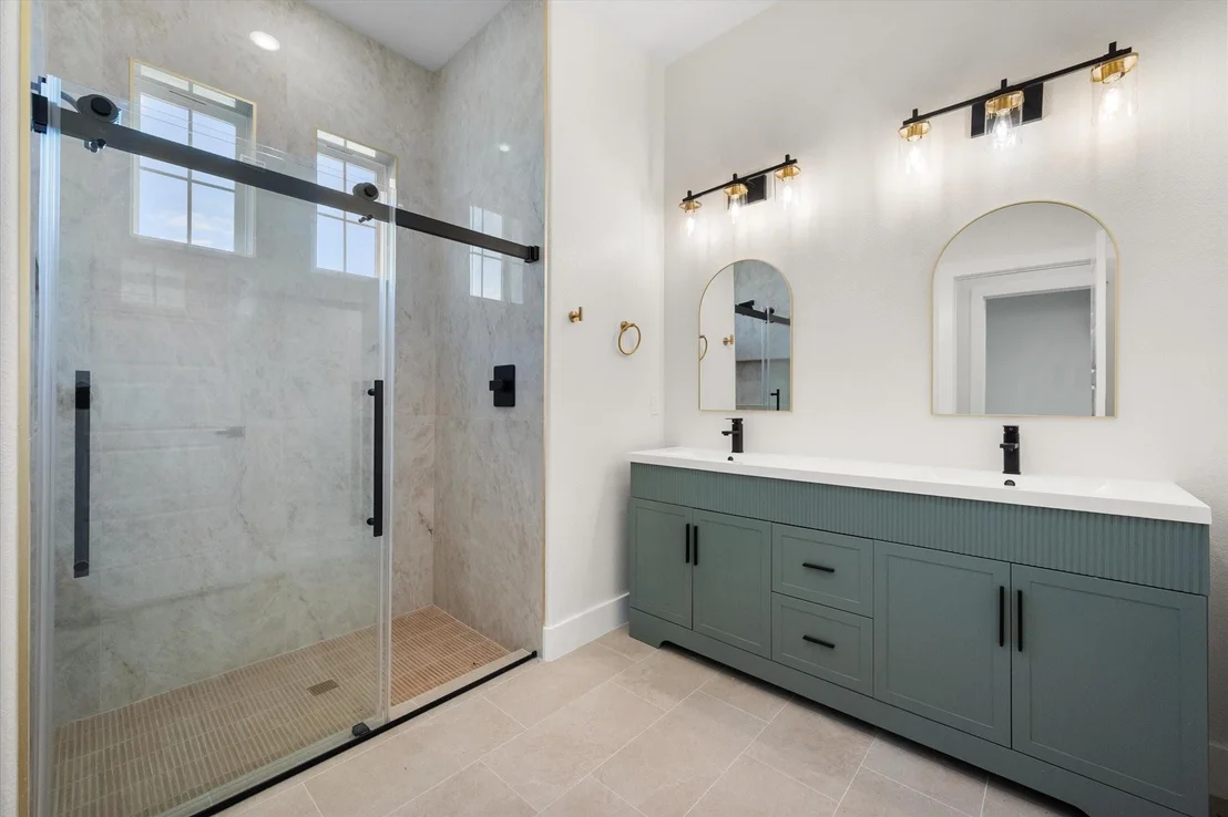 Photo of 554 Shoreside Drive