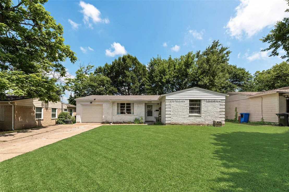 Photo of 3008 Albany Drive