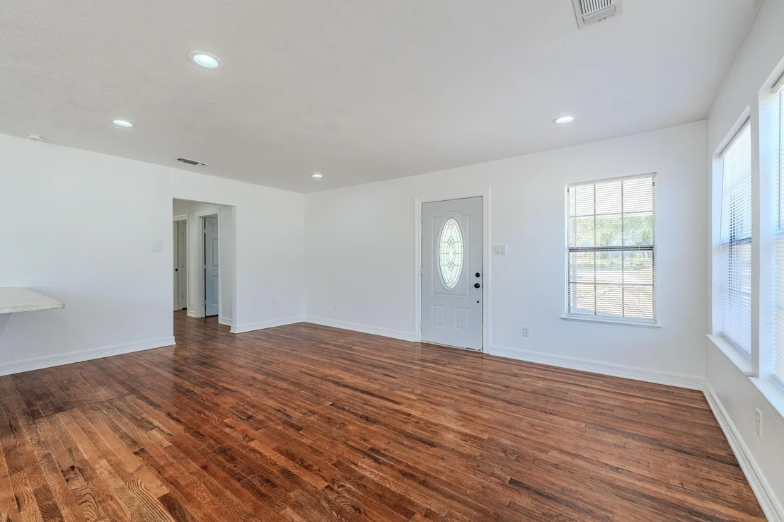 Photo of 688 Private Road 1152