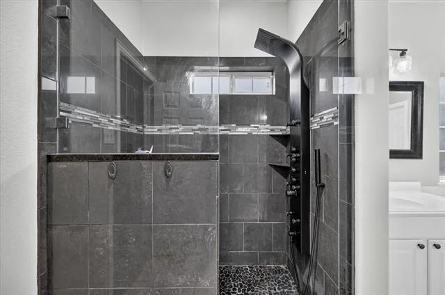 Photo of 851 Bridle Path