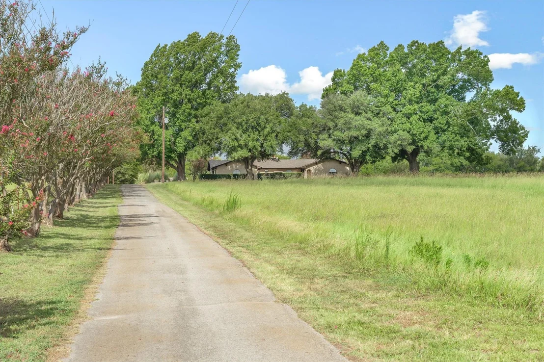 Photo of 600 VZ County Road 4930