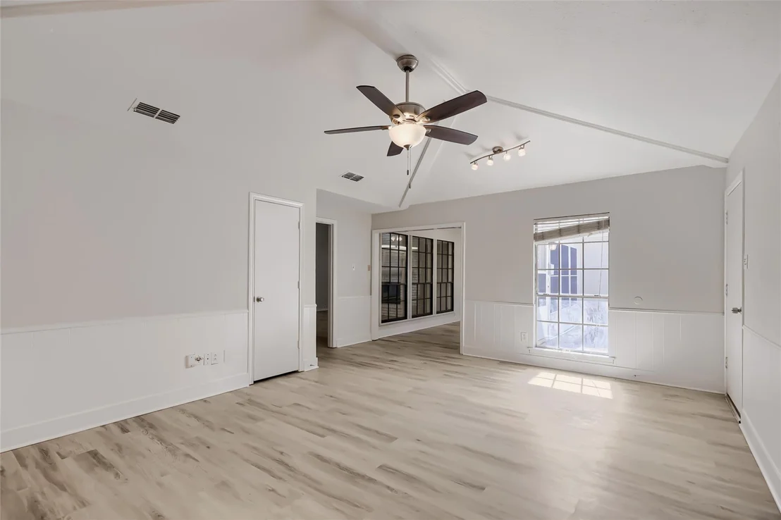 Photo of 1202 E Berkeley Drive
