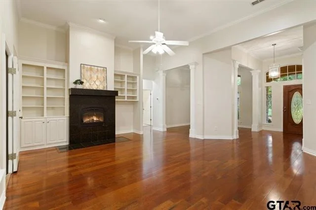 Photo of 1620 Brookhollow Drive