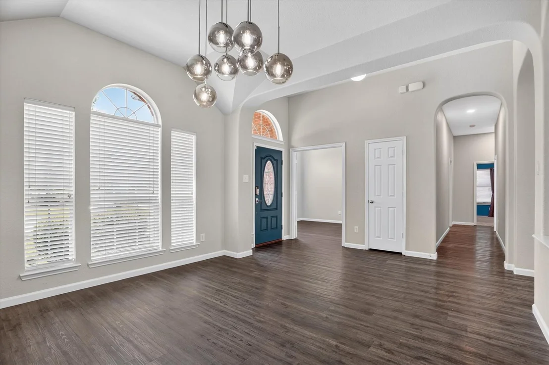 Photo of 817 Peach Lane