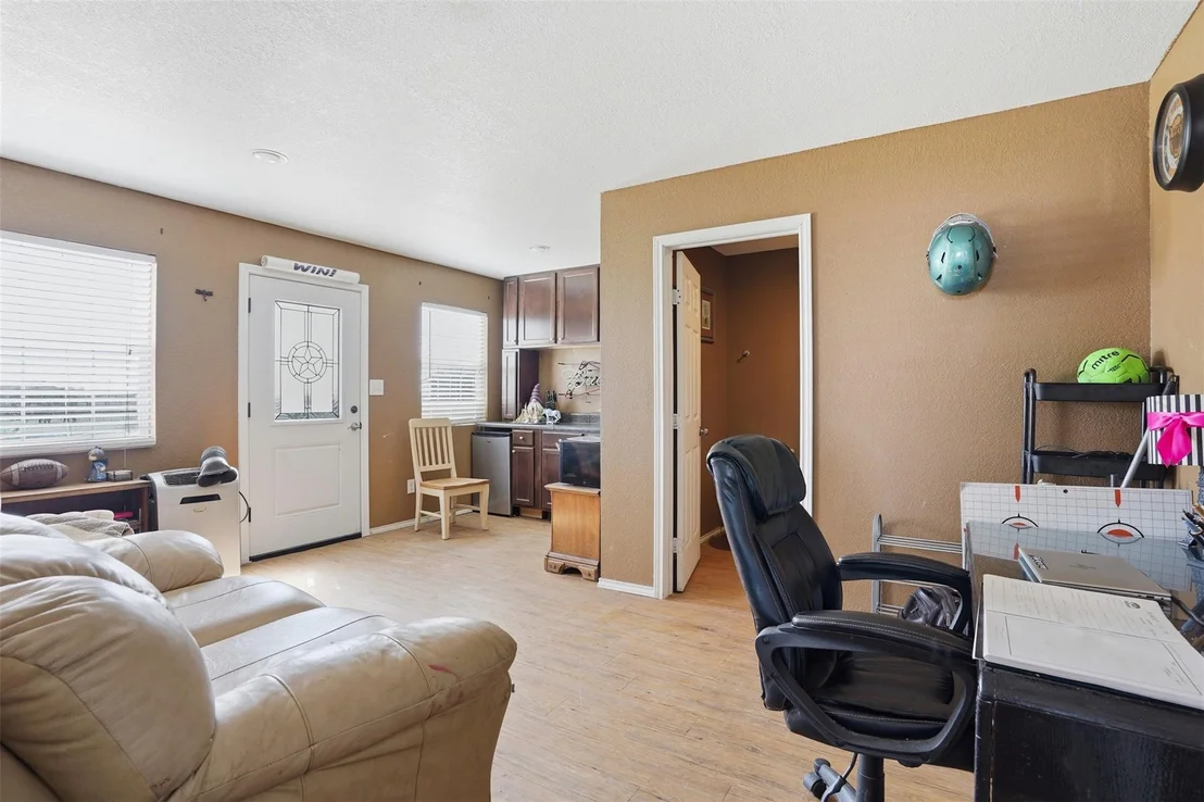 Photo of 7229 County Road 1205