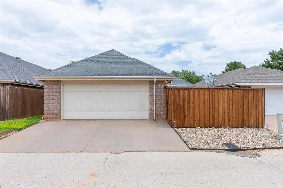 Photo of 3913 Garden Grove Lane