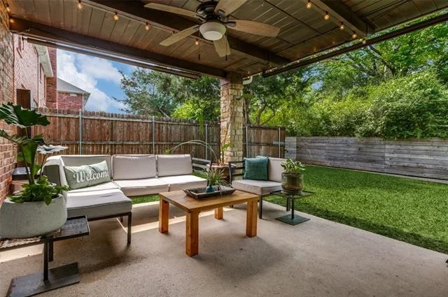 Photo of 9727 Vinewood Drive