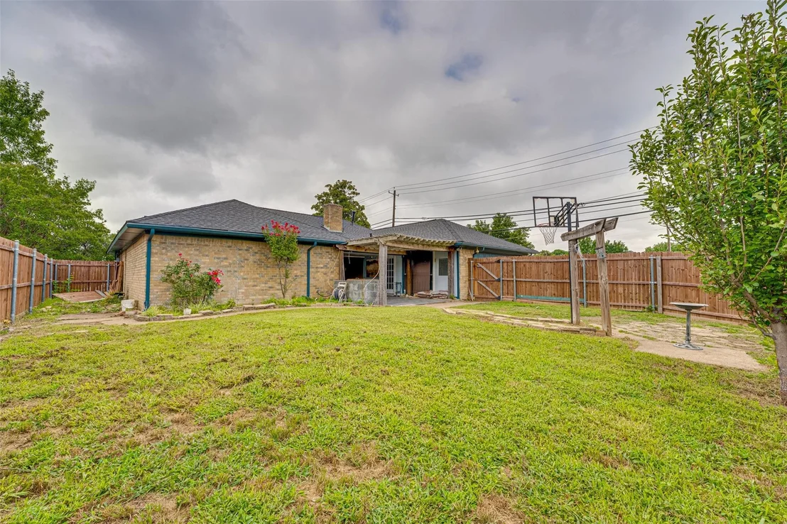 Photo of 917 Meadowgate Drive