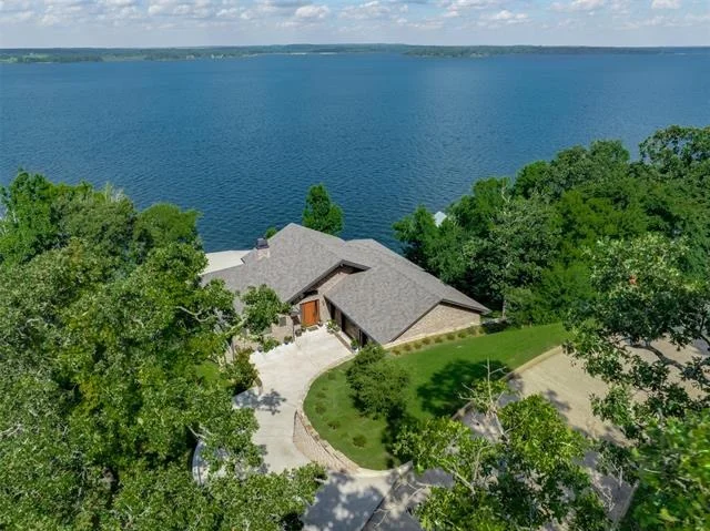 Photo of 127 Lake Bluff Drive
