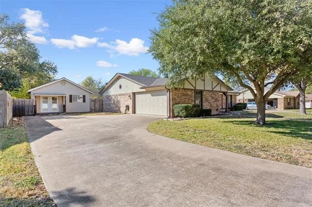Photo of 213 Bowie Lane