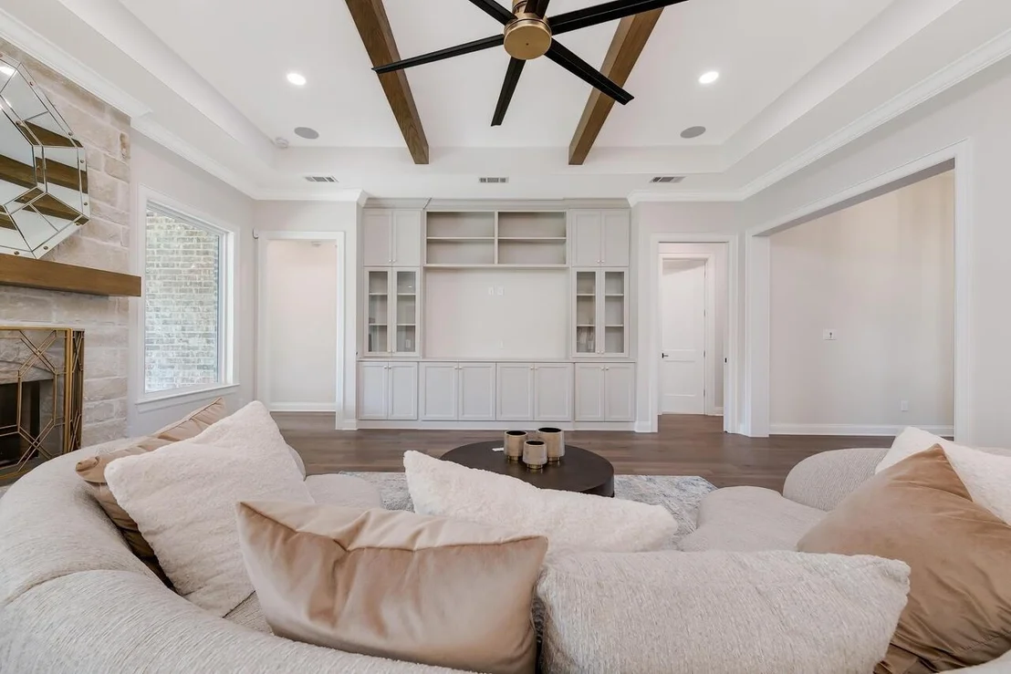 Photo of 8005 Bee Cave Road