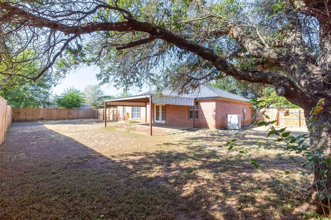 Photo of 717 Groves Road