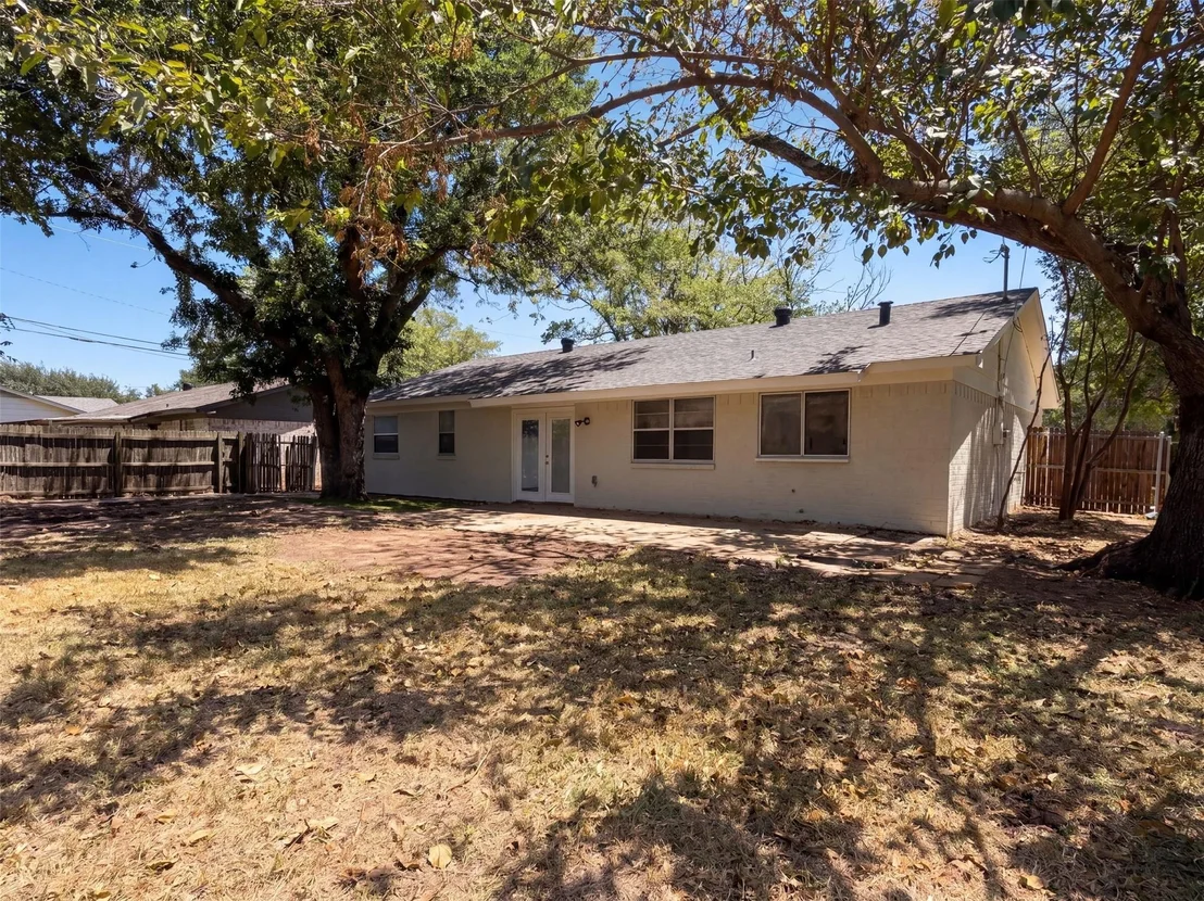 Photo of 6601 Oaklawn Drive