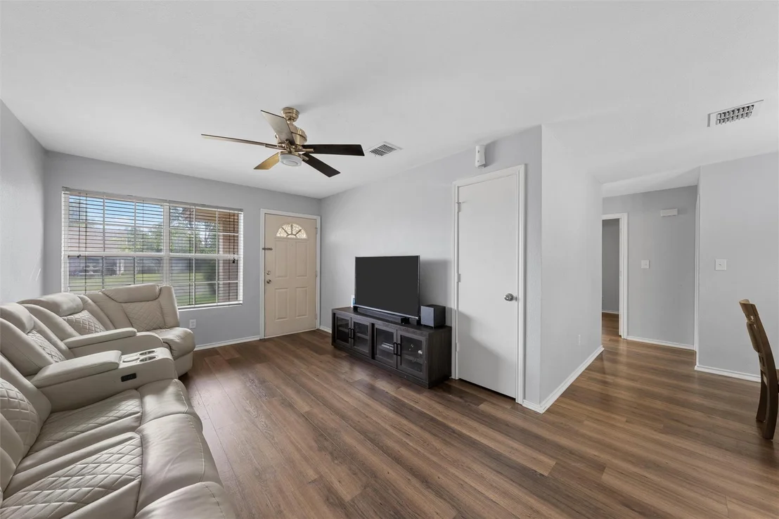 Photo of 1307 Luanne