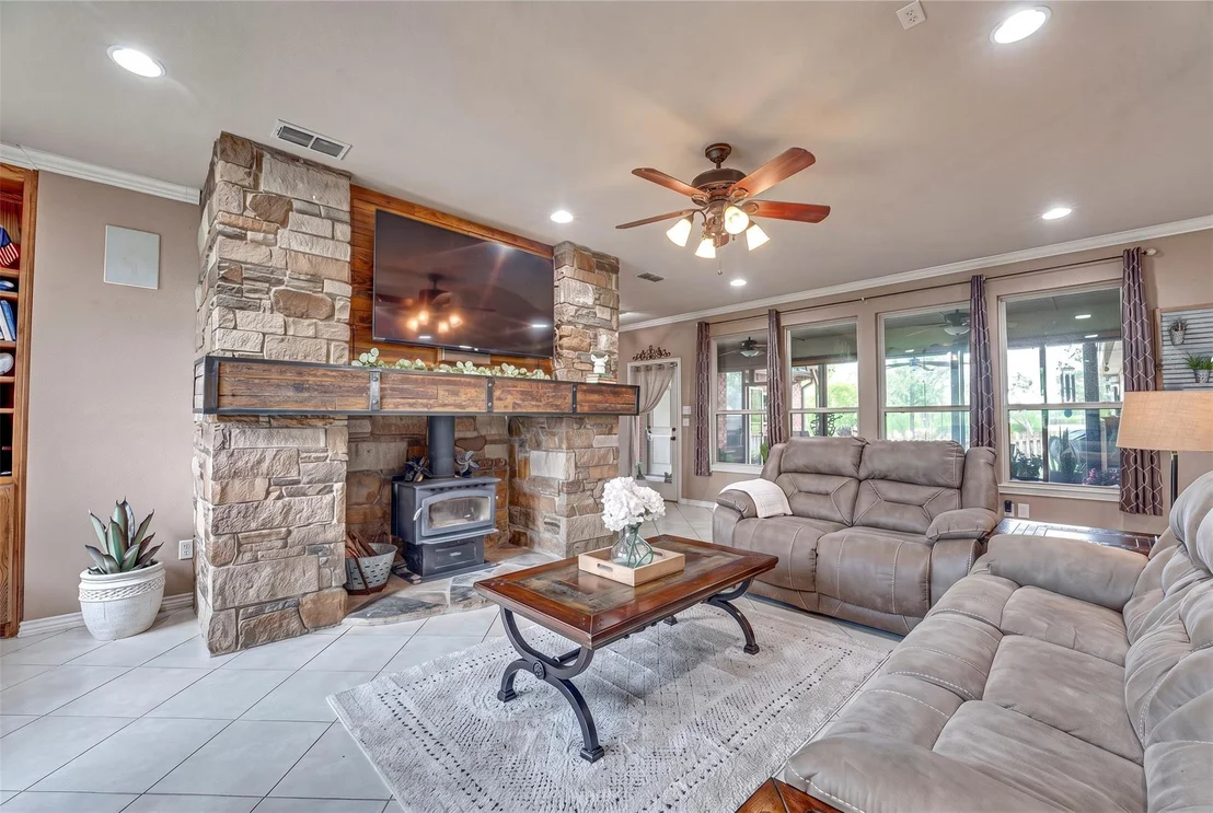 Photo of 1155 Boase Way