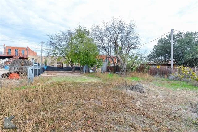 Photo of 141 W 3rd Street