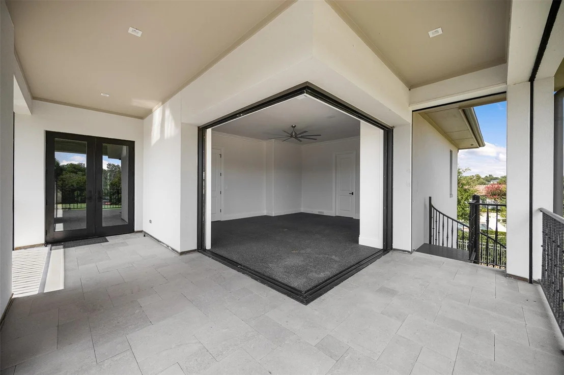 Photo of 402 Lakeway Drive