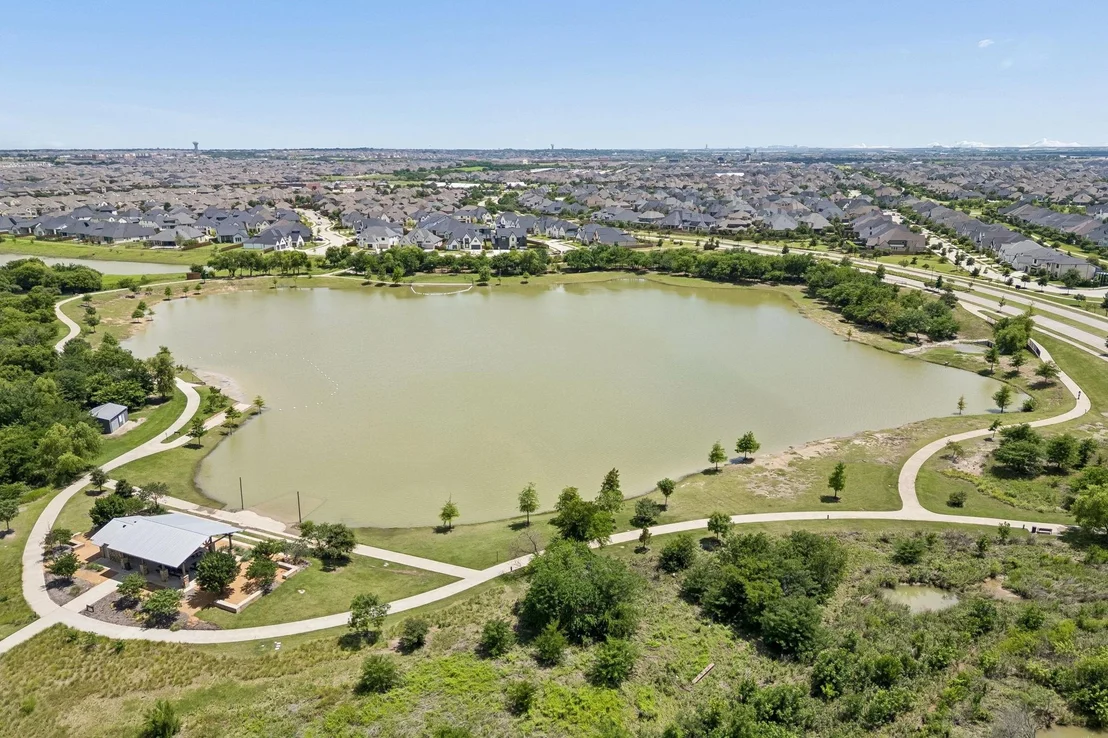 Photo of 3300 Crescent Lane