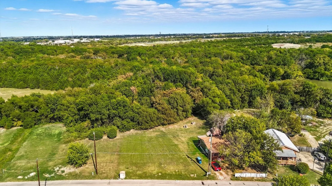 Photo of 869 Lakeside Drive