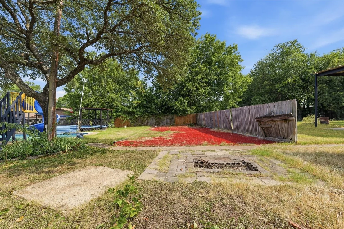 Photo of 140 Towne West Drive